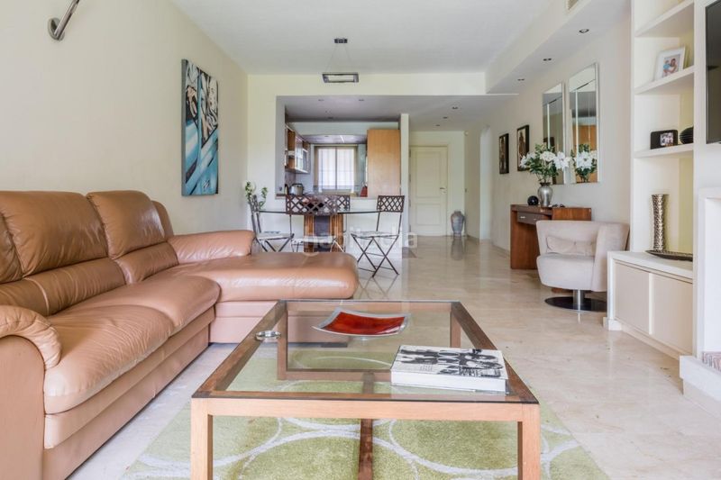 Foto 68f71142-aedb-4c03-888a-fc1d7bede3c4. Apartament amb piscina a Casco Antiguo Marbella