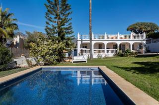 Maison à Casco Antiguo. Excelente oportunidad de inversión villa lista para renovar en m