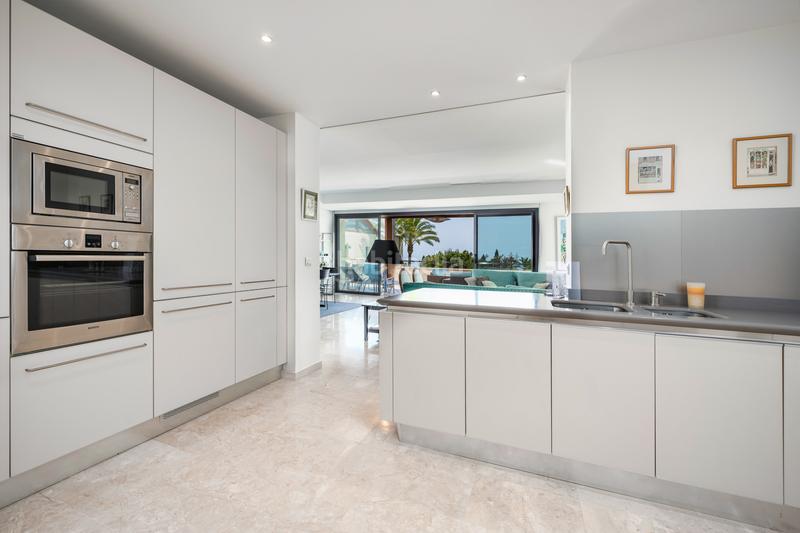 Foto 436decda-35c7-4161-a027-cc95edf284f9. Appartement mit parking pool in Puente Romano Marbella