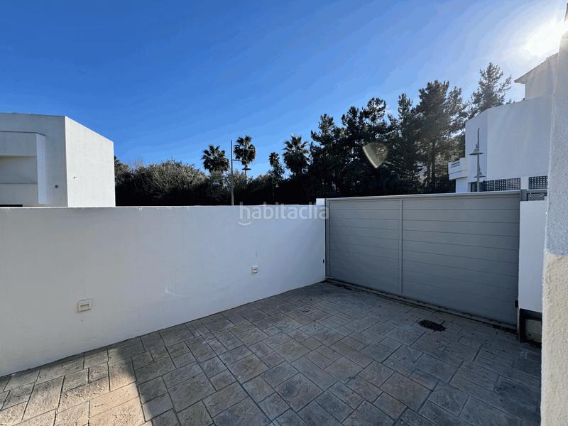 Foto 75eb8b1a-2beb-421b-9901-7e47b4052c87. Lloguer casa a dos hermanas ii 12 a Paraiso - Barronal Estepona