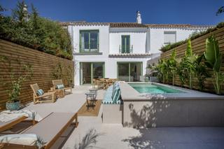 Casa en Casco Antiguo. Lujosa casa adosada en san pedro playa, marbella