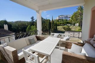 Attique à Casco Antiguo. Exclusivo ático dúplex en nueva andalucía, marbella