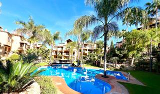 Apartament a Centro. Apartamento de lujo en estepona, málaga