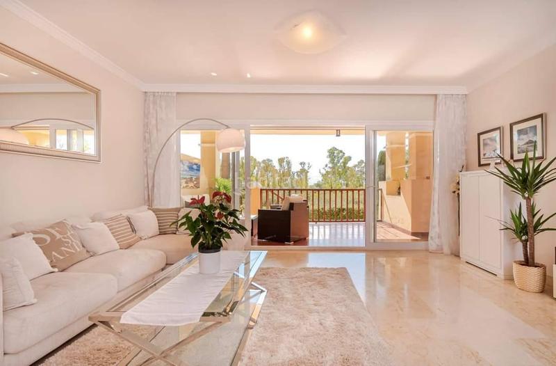 Foto a5a965ee-47ac-49eb-98d2-b3eb3df36888. Miete appartement in marques el 1 in Benatalaya Estepona
