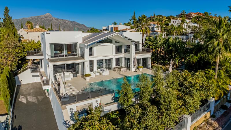 Foto 1fa294bf-01d3-4e2a-ad01-26822213b711. Maison avec parking piscine dans Nueva Andalucía centro Marbella