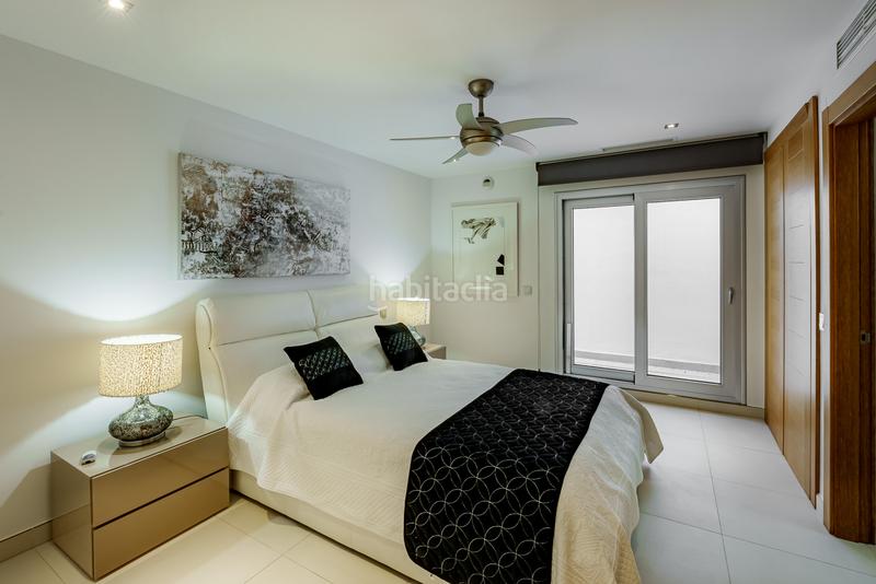 Foto 2974e8dd-7787-45c1-8d8b-4b6fcead2b12. Maison avec parking piscine dans Nueva Andalucía centro Marbella