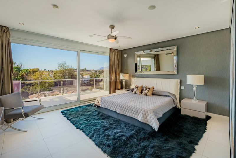 Foto 32adfc55-11af-4fa2-a011-fed7e89c6cdc. Maison avec parking piscine dans Nueva Andalucía centro Marbella