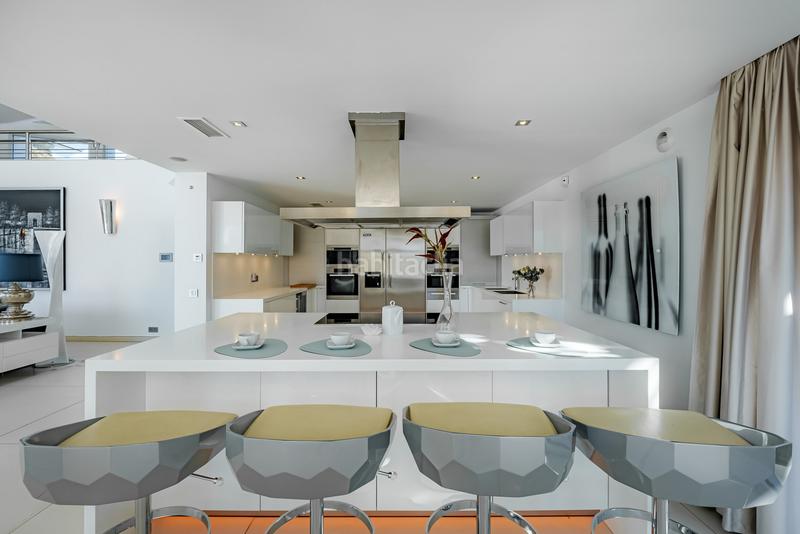 Foto 82b2eb89-b4fa-4159-aa4a-8d69916a733b. Maison avec parking piscine dans Nueva Andalucía centro Marbella