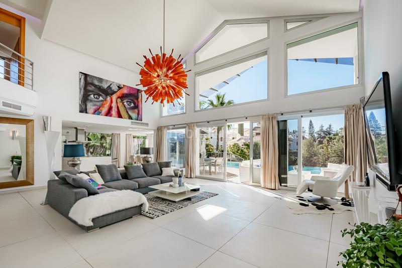 Foto a7ce715a-6c2a-4bf0-aa92-bbc31393c56d. Maison avec parking piscine dans Nueva Andalucía centro Marbella