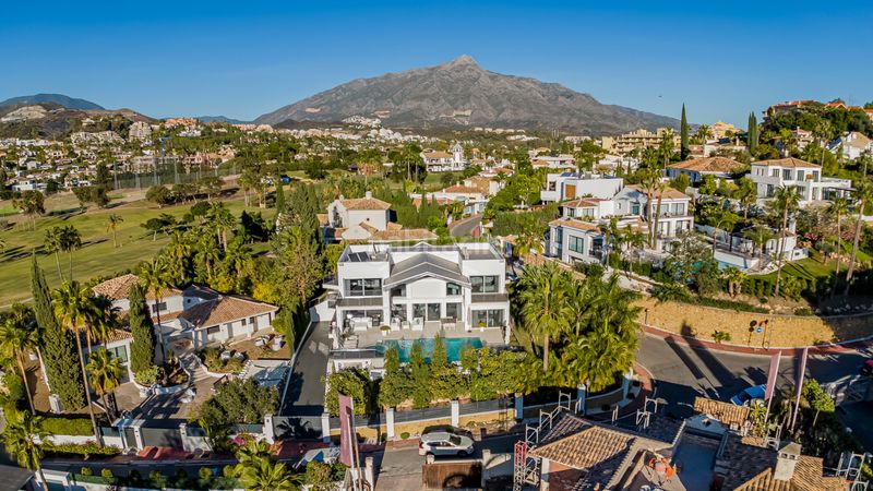 Foto 03501434-f7e9-4666-a15d-887d427193c4. Casa amb aparcament piscina a Casco Antiguo Marbella