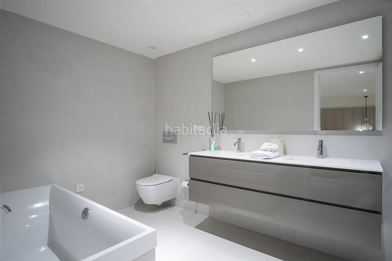 Foto 0f4a4c23-febf-4030-9bd9-347f149c7e89. Casa vida costera sofisticada villa de 5 dormitorios en Marbella