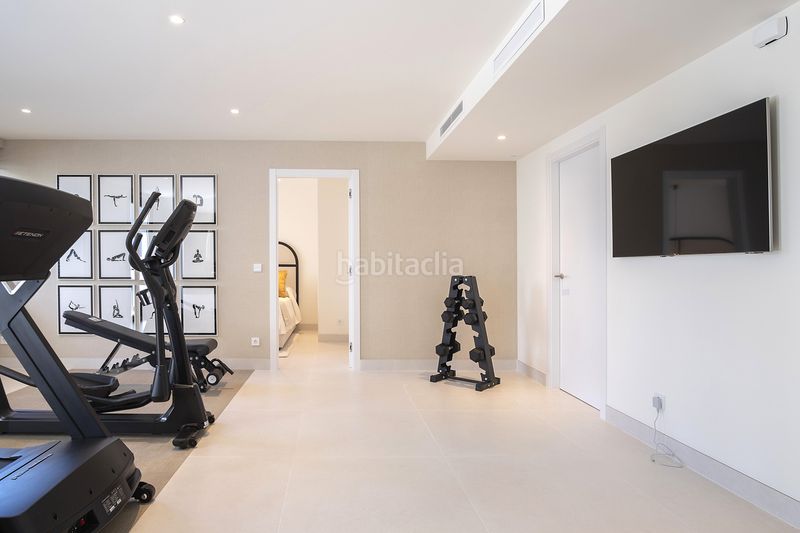Foto 13eb0ced-c8a1-4c58-871b-17e601b77fa3. Casa vida costera sofisticada villa de 5 dormitorios en Marbella