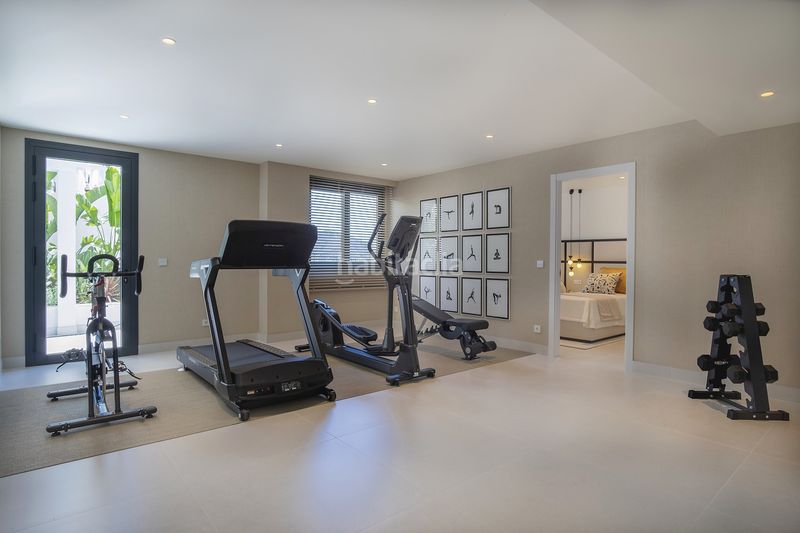 Foto 2f5d0639-0586-4c7e-a0b1-cfb6ddf390d0. Casa vida costera sofisticada villa de 5 dormitorios en Marbella