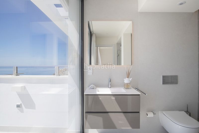 Foto 6b82e7f6-742c-4c50-b4e8-fc2342fd9a25. Casa vida costera sofisticada villa de 5 dormitorios en Marbella