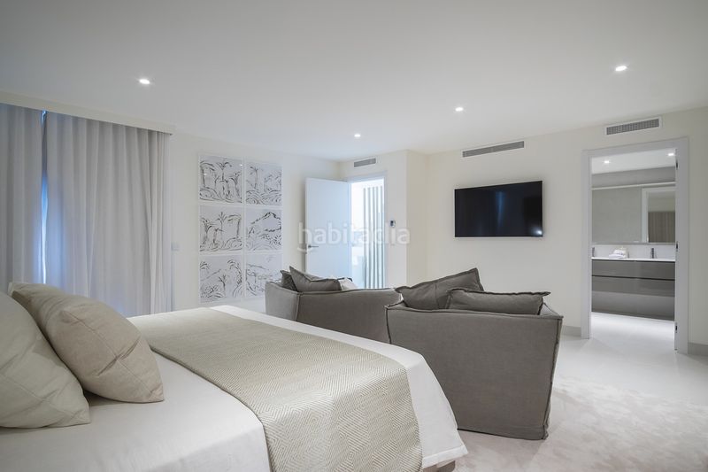 Foto 7306c6c0-0874-4404-ae5d-4a498c43d9df. Casa vida costera sofisticada villa de 5 dormitorios en Marbella