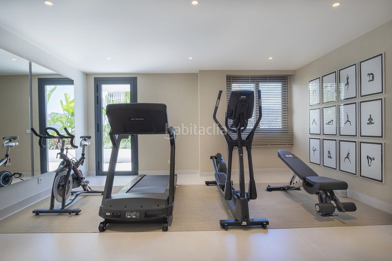 Foto a6b0beea-ac4a-410c-82c6-b483f7d059ae. Casa vida costera sofisticada villa de 5 dormitorios en Marbella