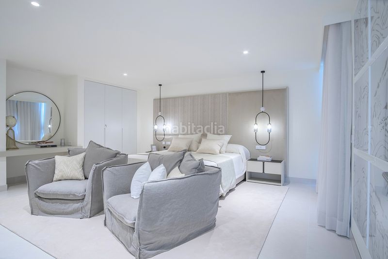 Foto e8e6afc1-d062-43f7-9b59-e4e586a486f2. Casa vida costera sofisticada villa de 5 dormitorios en Marbella