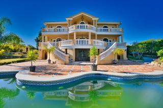 Maison à Centro. Villa en estepona