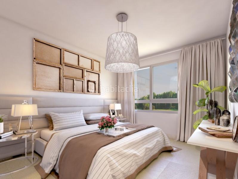 Foto 6af4ff8e-86d9-408b-bcb9-30d085080185. Casa a schiera con parcheggio piscina in Centro Estepona