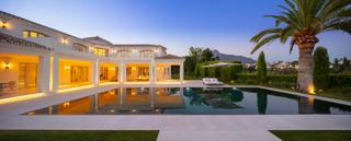 Casa a Casco Antiguo. Impresionante villa de lujo en los naranjos, marbella