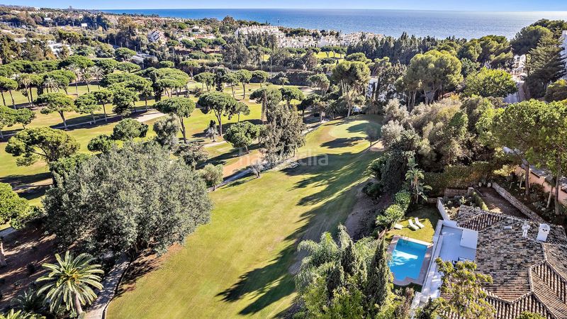 Foto 9b1b7305-7da0-44e5-a89e-d18a970854f9. Casa amb piscina a Casco Antiguo Marbella