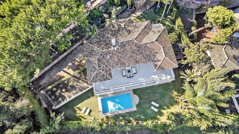 Foto c118f1fb-c097-4f5c-8c71-c6bb0f7c32c5. Casa amb piscina a Casco Antiguo Marbella