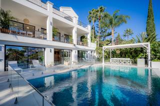 Casa a La Quinta. Villa de lujo en el herrojo, benahavis, málaga