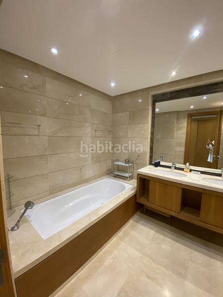 Foto 6f9d849d-47f9-452f-a1c7-15a19417041d. Location rez-de-chaussée dans montemedio-b sierra blanc 2 dans Marbella