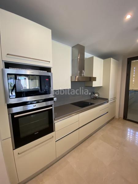 Foto d3ce339d-86ff-45b3-8e95-39abd72fad09. Location rez-de-chaussée dans montemedio-b sierra blanc 2 dans Marbella