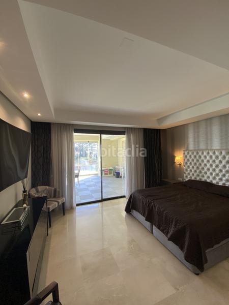 Foto d801b526-a0ed-4f26-b081-23d4c18ac732. Location rez-de-chaussée dans montemedio-b sierra blanc 2 dans Marbella