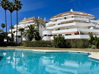 Àtic a Puente Romano. Exclusivo ático en marbella golden mile