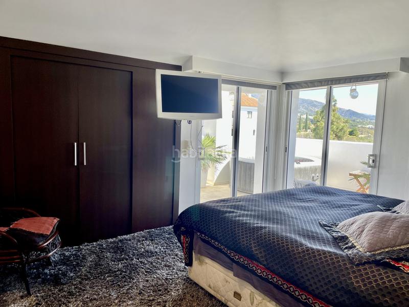 Foto ae3b6a9a-cd8a-4676-a5af-ba76d33a12dd. Attique avec parking piscine dans Puente Romano Marbella