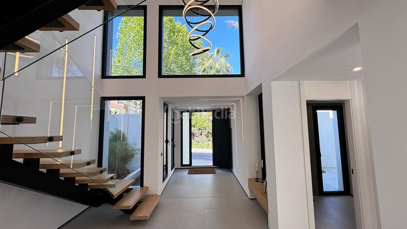 Foto 5f261936-61c6-4c43-8a75-23b6290e947b. Casa amb calefacció aparcament piscina a Nueva Andalucía centro Marbella