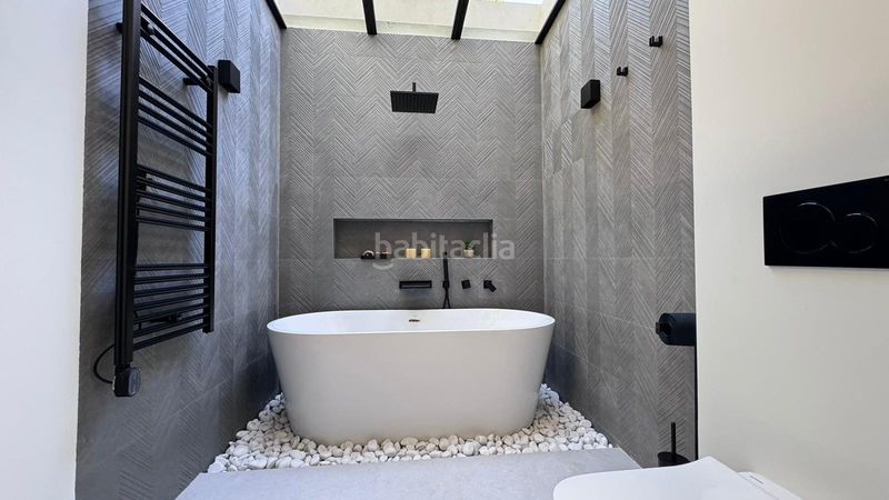 Foto aa017911-b61f-4ff1-961b-eaf32d9cfce5. Casa amb calefacció aparcament piscina a Nueva Andalucía centro Marbella