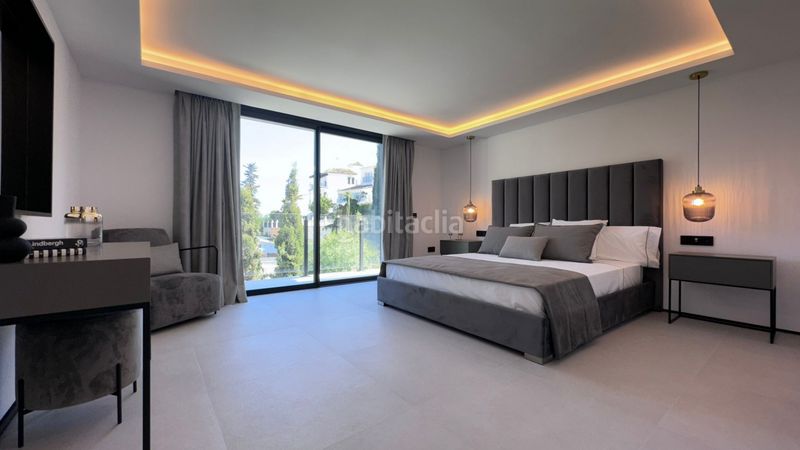 Foto e1333091-4bba-48d7-8416-6593ef98846b. Casa amb calefacció aparcament piscina a Nueva Andalucía centro Marbella