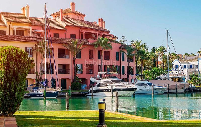 Foto a9079f2f-a57f-4ef6-b2c1-4855e58ee476. Haus mit parking pool in puerto de Sotogrande-la marina Sotogrande