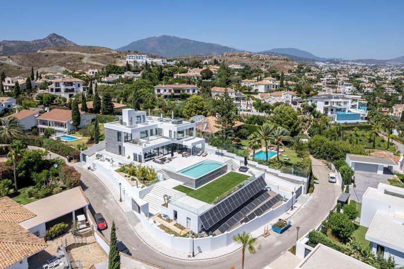 Foto cece79a1-ee11-4103-9623-8bd62affb6f9. Lloguer casa amb calefacció aparcament piscina a Benahavís