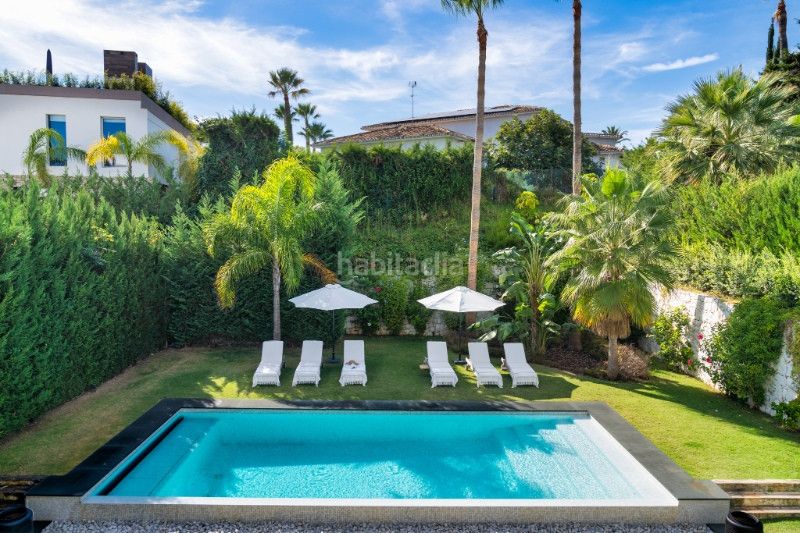 Foto 499c43e8-aa46-4210-af05-1b4fade74fa5. Casa amb aparcament piscina a Puerto Banús Marbella