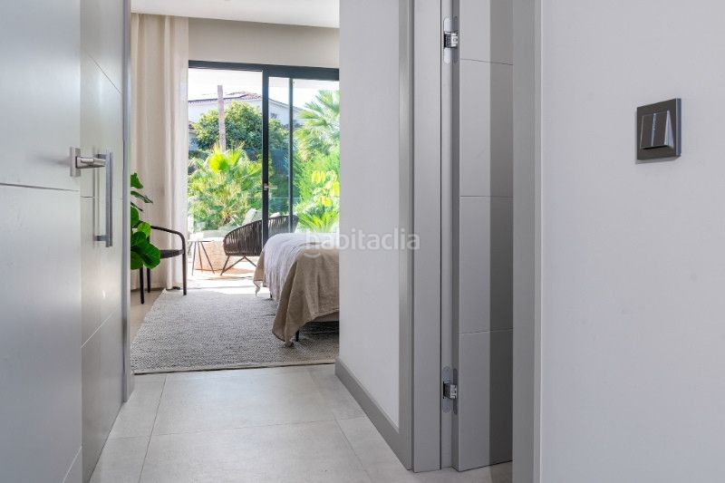 Foto 5d223d1a-79c1-4ba5-986e-f25f621429ff. Casa amb aparcament piscina a Puerto Banús Marbella