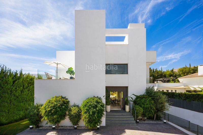 Foto 5f3fab5f-6b43-4293-87e7-8c589d4301fe. Casa amb aparcament piscina a Puerto Banús Marbella
