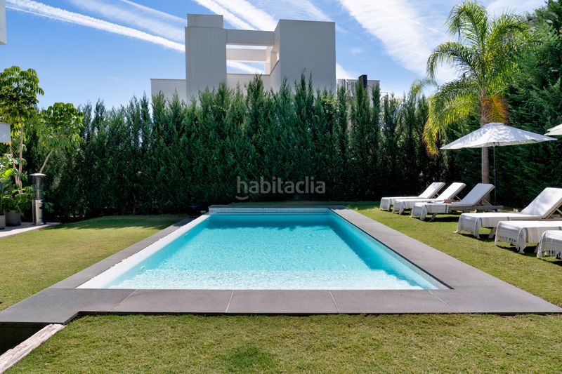 Foto 733e6e1f-aee0-4efe-8349-70ac78c5d566. Casa amb aparcament piscina a Puerto Banús Marbella