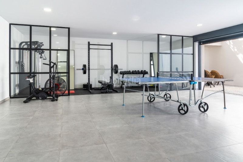Foto b7ea6300-42be-42c1-9cb5-c71e2a5ab3f8. Casa amb aparcament piscina a Puerto Banús Marbella