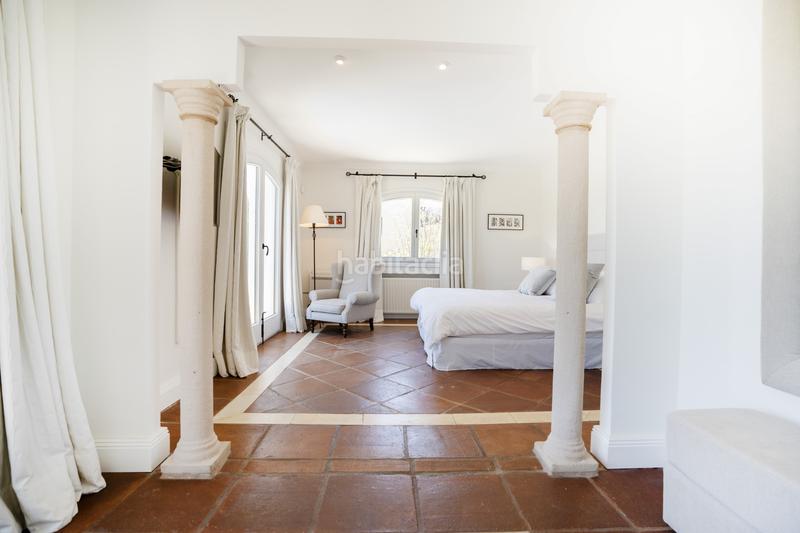 Foto d345910f-27ef-4b13-9b34-86a1d0b4da59. Location maison dans torre esteril 84 dans los arqueros - puerto del almendro Benahavís