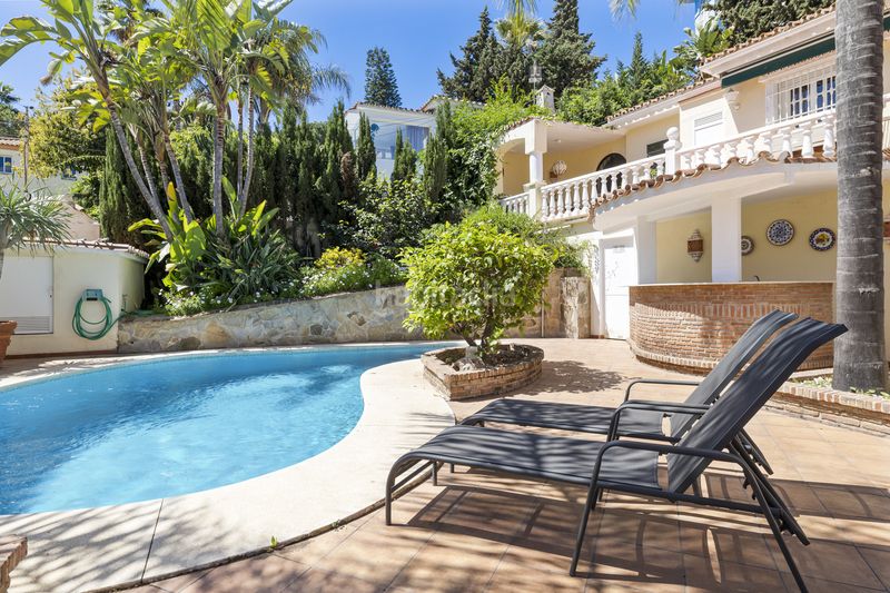 Foto 66cab37b-3c0c-4396-be42-cf43698b1816. Casa amb aparcament piscina a Casco Antiguo Marbella