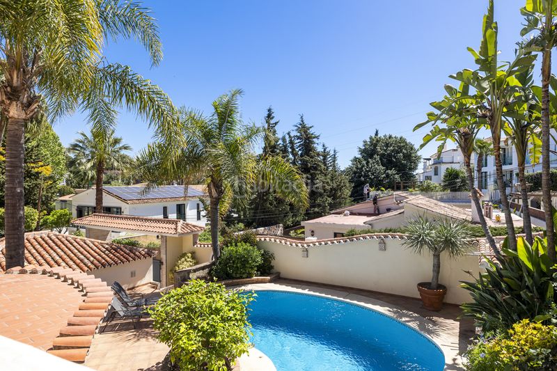 Foto 6b4ca3c2-66c7-4df9-87cb-43c3a332e9fd. Casa amb aparcament piscina a Casco Antiguo Marbella
