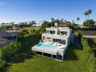 Casa a Casco Antiguo. Impresionante villa de lujo en haza del conde, nueva andalucia,