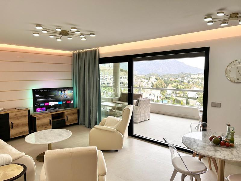 Foto 18f426d5-ff50-4c5f-b5a9-c8d168a973ca. Alquiler apartamento  de lujo con impresionantes vistas en benahavis, málaga en Benahavís