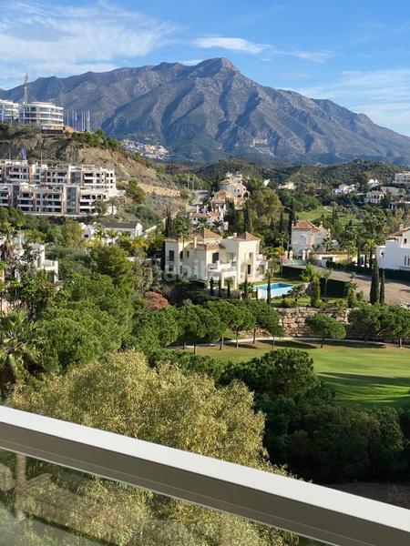 Foto 1941b611-5ae7-4363-acf3-b4c5b8d59508. Alquiler apartamento  de lujo con impresionantes vistas en benahavis, málaga en Benahavís