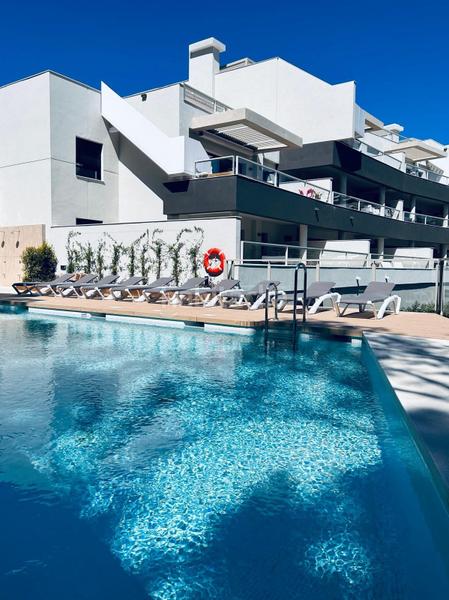 Foto 3dd5960f-de11-4031-9a4e-bd439b4ab720. Alquiler apartamento  de lujo con impresionantes vistas en benahavis, málaga en Benahavís