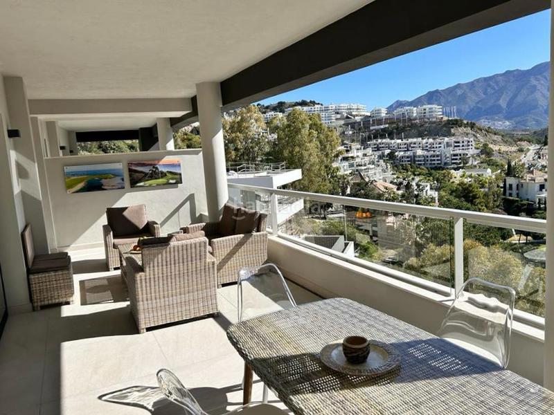 Foto 53c43417-3f5a-4df5-a18a-01a2107a1e10. Miete appartement mit heizung parking pool in Benahavís pueblo Benahavís